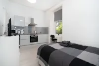 Cosy fully equipped Studio 3, close to University