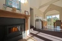 Crabtree Riverfront Cottages Beautiful Peaceful Location Relax & Enjoy Hotel a Snug