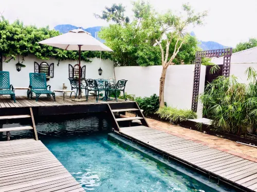 Harfield Guest Villa Hotels in Claremont