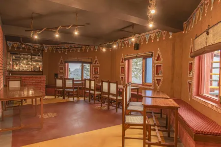 A Kasauli Ggaon by Echor Отели в г. Касоли