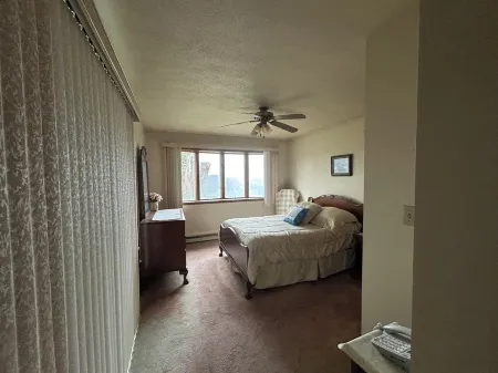 Charming 3-bedroom house with AC and WiFi in a very convenient location Отели рядом с достопримечательностью «Holiday Lanes»