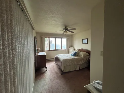 Charming 3-bedroom house with AC and WiFi in a very convenient location Hotels in Hancock County