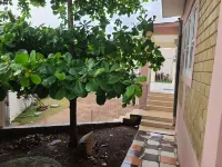 D S Residence Remarkable 3-Bed House in Freetown Hotels near Resevoir
