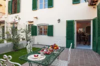 Mamo Florence - Atelier del Sarto Apartment Hotels in Piazzale Michelangelo