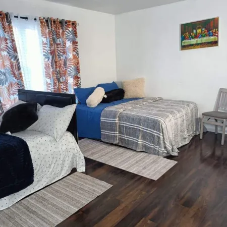Fada Guest House - 38 Yates Ave Newark