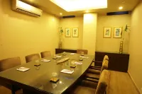 juSTa古爾岡飯店