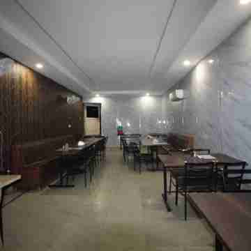 Hotel Classic Bar & Restaurant Dining/Meeting Rooms