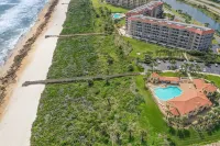 Oceanview Top-floor Penthouse in Surf Club Beach Pool Access - balcony