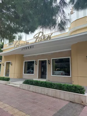 Retro Stay Athens Hotels in Victoria