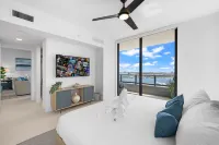 We Host at 159 Ne - Heart of Downtown Miami - Homestays