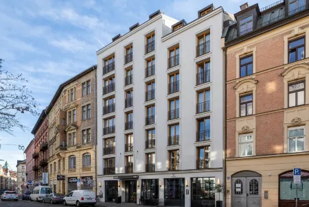 Bob W Munich Old Town Отели рядом с достопримечательностью «Площадь Макса Иосифа»