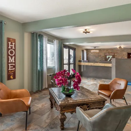 Hotel Fuzion Inn & Suites