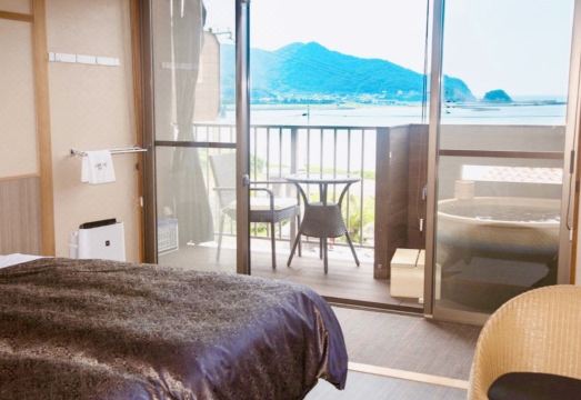 2. 라이브맥스 리조..