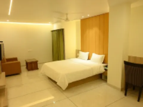Hotel Parqotel Hotels in Vapi