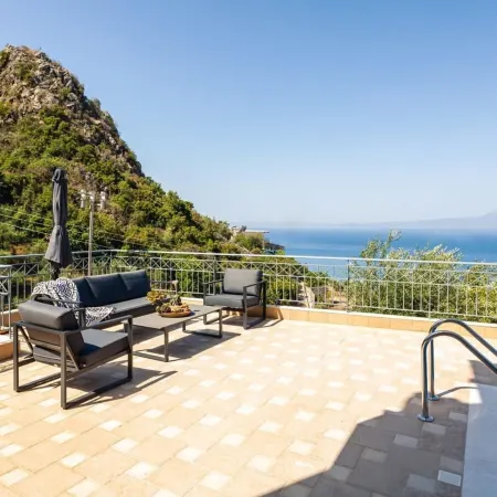 Aigli Luxury Villa - Seaview Panoramic Retreat