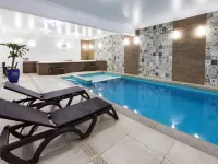 Hotel Bella Camboriú - ที่มีสระว่ายน้ำ
