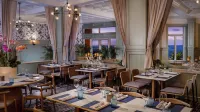 Pelican Grand Beach Resort, a Noble House Resort - sarapan