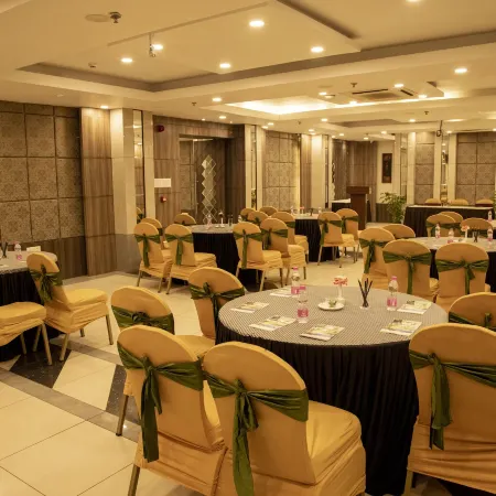 Hotel Niladri Premium
