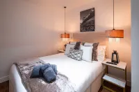 Manhattan Luxury Suites Hotels in Bradford