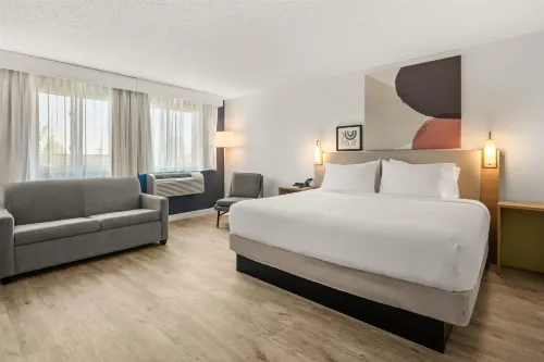 Spark by Hilton Eden Prairie - parking