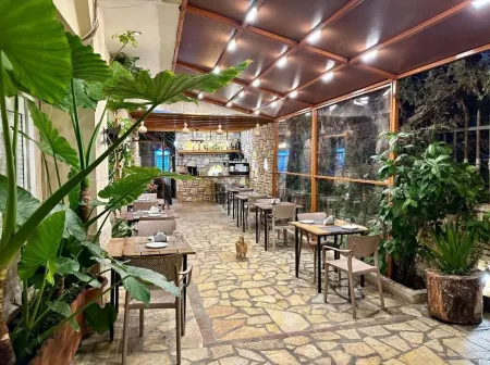 Maison Apartments Отели в г. Влёра