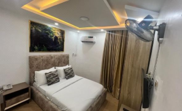 Thapunchline Apartments & Hotels