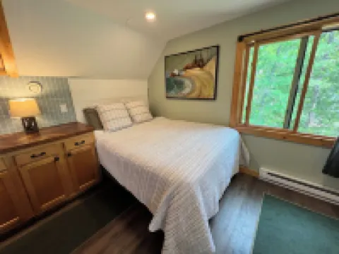 Private Home on 10 Acres with Trails. 10 Min to Grand Marais. Dog Friendly.