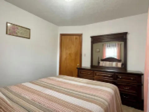 Cozy Cottage 2 bedroom house one and half bathrooms Cumberland, Md with AC, WiFi Hotels in Cumberland