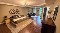 Modern Ranch in Hubbard with arcade, game room, gym, sauna & MORE! Hotels near Scrappers Baseball Museum
