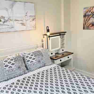 Cozy modern 2br retreat in charming Greenwich. Just remodeled! Rooms