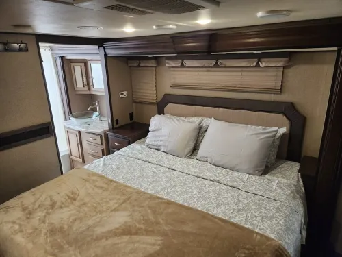 Cozy RV with WiFi and HVAC in Glendale/North Phoenix Luxury Fifth wheel camper