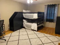 Spacious Beautiful Omaha Retreat - 2BR/1BA Apartment with All-Inclusive Hotels in 