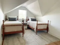 Remodeled Downtown Cottage, close to St Clair River, McMorran, Convention Center Hotels in Port Huron