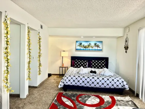 1Bedroom Studio NRG MDA Med UH Zoo DT Galleria KgBD Pool WiFi 4KTV