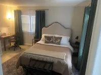 Charming 2-bedroom home in quaint Newfield with WiFi Các khách sạn ở Newfield