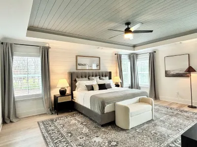 Newly Built 5BR/5.5 BR, 6 Miles to UGA, Fire Pit