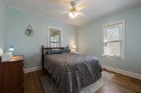 Fonda Lake Bungalow Hotels near Penosha Trail