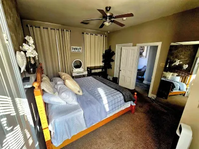 Loft Downtown Pottstown, King Bed w/Free Parking & Central AC & WiFi