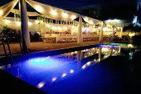 Golden Alpine Hotel and Resort - ที่มีสระว่ายน้ำ