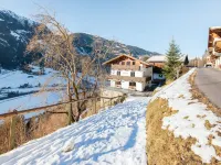 Chalet in Hainzenberg Near Ski Slopes