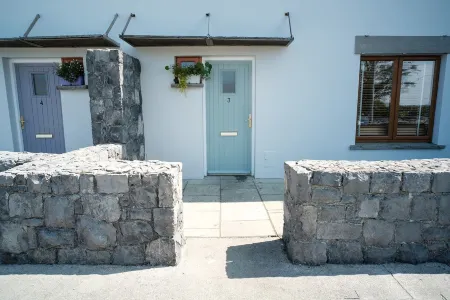 Hotel Doolin Houses
