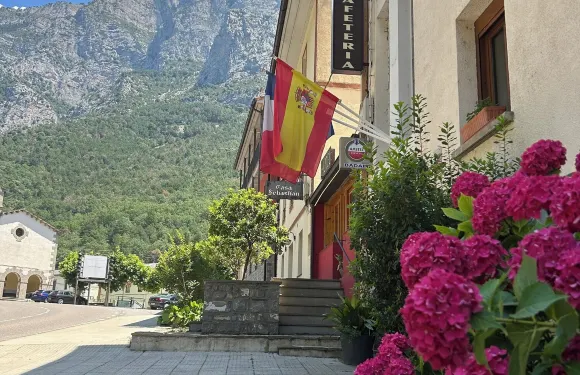 巴達因餐廳酒店