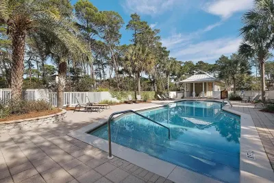 30A Beach House - Sails and Trails Hôtels à : Santa Rosa Beach