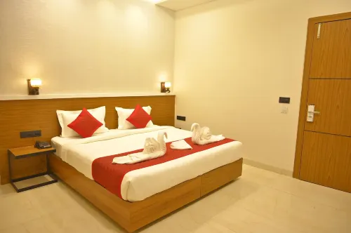 Hotel 7-B Hotels in Chhatarpur