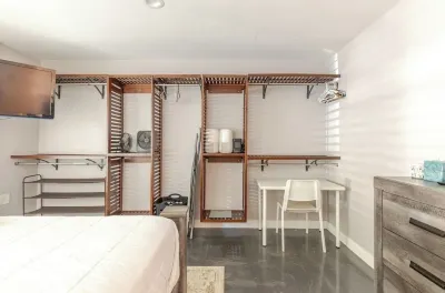 Cozy 1-bedroom condo in enjoyable Long Beach with WiFi