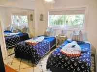 4/3 Pool Home. Tropical, Private, Short Walk to Beach