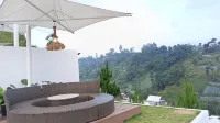 Mahkota Sangkuriang Bandung Hotel a Cisarua