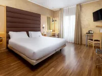 Best Western Hotel Luxor Hotels near Crocetta