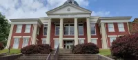 Spacious 3 Bedroom Townhome in Downtown Toccoa, GA Stephens Plaza 주변 호텔