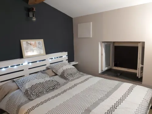 Pretty town house Hotels in Sabran